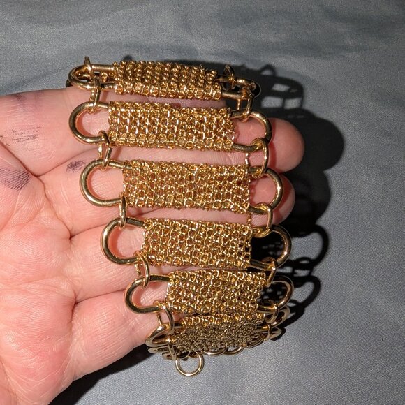 $3 with Bundle ~ Plunder Chunky Gold Mesh Link Bracelet 4150 - Picture 1 of 5